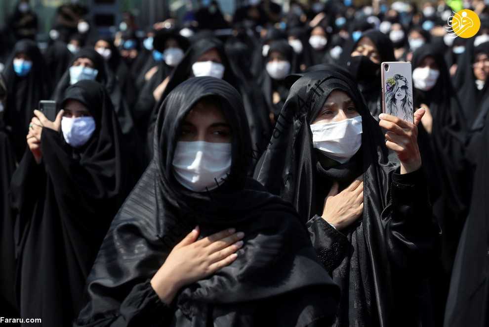 زنان ایرانی با ماسک در حال ازاداری محرم در امامزاده صالح تهران